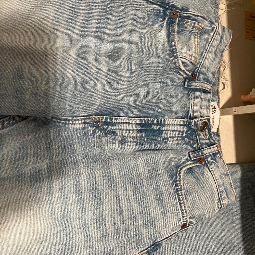 Zara Women's Straight Leg Jeans in Light Blue